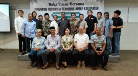 Poto : Tampak Ketua KONI Lampung poto besama Pengurus Provinsi Persatuan Tenis Meja Seluruh Indonesia Lampung (dok KONI Lampung).