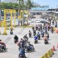 Para pemudik menggunakan sepeda motor hendak menyerang ke Pulau Jawa. (Foto.Dok.Humas ASDP Bakauheni)