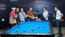 Ketua KONI Lampung saat meresmikan berdirinya Leng’s Billiard (ist)