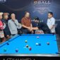 Ketua KONI Lampung saat meresmikan berdirinya Leng’s Billiard (ist)