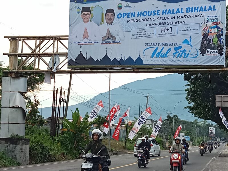 Pemudik ramai lintasi Jalinsum. (Foto.Juwantoro)