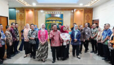 Poto: Wakil Gubernur Lampung, Jihan Nurlela melepas purna bakti Kepala Dinas Perkebunan Provinsi Lampung,