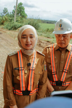 Warga Tulang Bawang Sumringah, Jalan Rusak 30 Tahun Akhirnya Diperbaiki