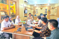 Poto: Kepala.Kantor Pertanahan Lamsel saat rakor Bersama bersama Satuan Kerja Pengadaan Jalan Tol Wilayah II (ist)