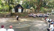 Sekda Kabupaten Lampung Selatan Supriyanto tengah memberikan sambutan dalam kegiatan pelantikan pejabat. (Foto.Juwantoro)