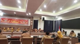 Sekda Kabupaten Lampung Selatan Supriyanto pimpin rakor mingguan. (Foto.Juwantoro)