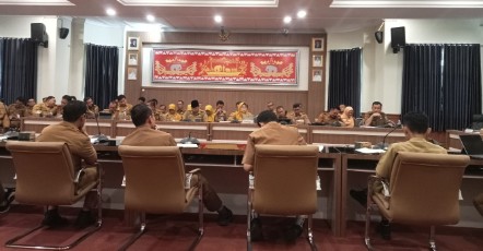 Jajaran Pemkab Lamsel gelar rakor mingguan.