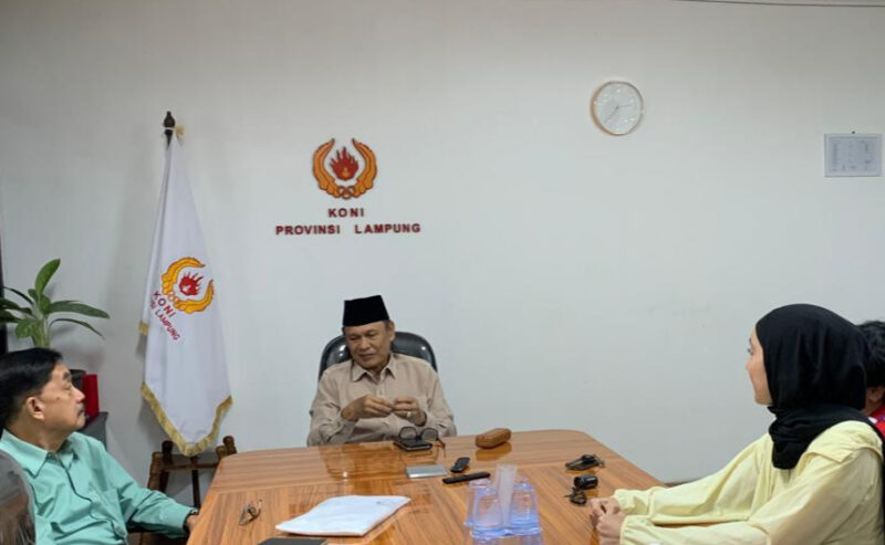 Poto: Ketua KONI Lampung Taufik Hidayat menerima audiensi Pengurus Provinsi Federasi Triathlon Indonesia (dok KONI Lampung).