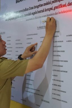 Sekdaprov Lampung Canangkan Zona Integritas, Dorong Birokrasi Bersih dan Melayani