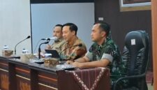 Poto: Sekretaris Daerah Provinsi Lampung, Marindo Kurniawan merima audiensi warga (ist)