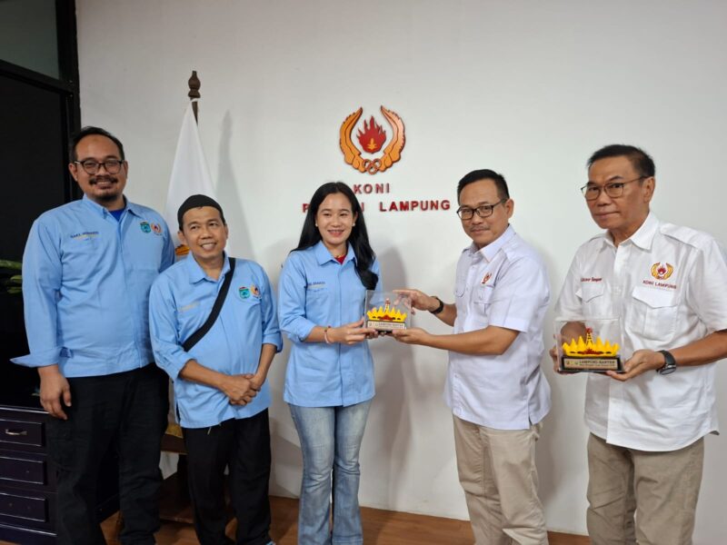 Poto: Waketum II Riagus Ria saat menerima kunjungan KONI Ogan Ilir (dok KONI Lampung).
