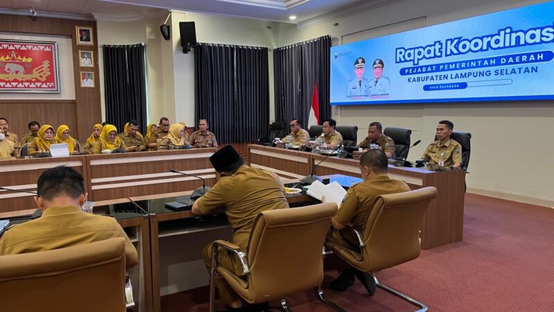 Sekdakab Lampung Selatan Supriyanto pimpin Rakor Mingguan. (Foto.Ist)