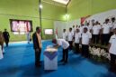 Poto: Waka 1 KONI Lamung Margono Tarmudji saat melantik ketua dan pengurus KONI Mesuji 
(dok KONI Lampung)