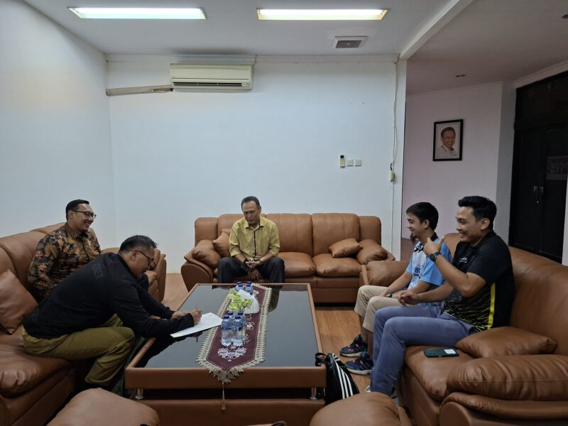 Poto: Ketua KONI Lampung saat menerima pengurus Fopi Lampung (dok HUMAS KONI Lampung) 