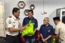 Poto: Bantuan sosial dari Menteri Imigrasi dan Pemasyarakatan bersama Direktur Jenderal Pemasyarakatan diserahkan oleh Kepala Lapas Kalianda, Beni Nurrahman (ist)