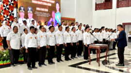 POTO: Ketua KONI Lampung Taufik Hidayat melantik kepengurusan KONI Lampung Barat periode 2026 - 2030 
(dok HUMAS KONI).