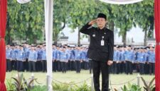 Sekda Prov Marindo Kurniawan Pimpin Upacara Hari Pendidikan Nasional (Hardiknas) Tahun 2026 yang digelar di Lapangan Korpri. ( Dok Diskominfo Prov lampung).
