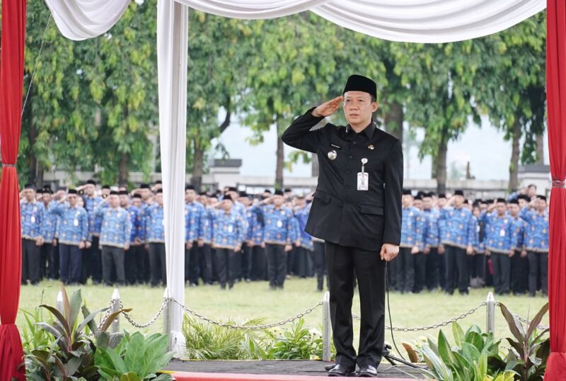 Sekda Prov Marindo Kurniawan Pimpin Upacara Hari Pendidikan Nasional (Hardiknas) Tahun 2026 yang digelar di Lapangan Korpri. ( Dok Diskominfo Prov lampung).