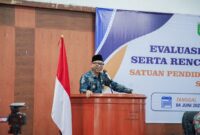 Poto: Gubernur Lampung saat membuka saat memberikan arahan kepada seluruh Kepala Sekolah (kmf).