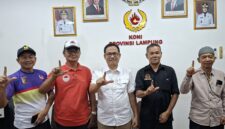 Poto: Pengurus Provinsi (Pengprov) Persatuan Gateball Seluruh Indonesia (Pergasi) Lampung bersama Wakil Ketua Umum II KONI Lampung Riagus Ria (dok HUMAS KONI).
