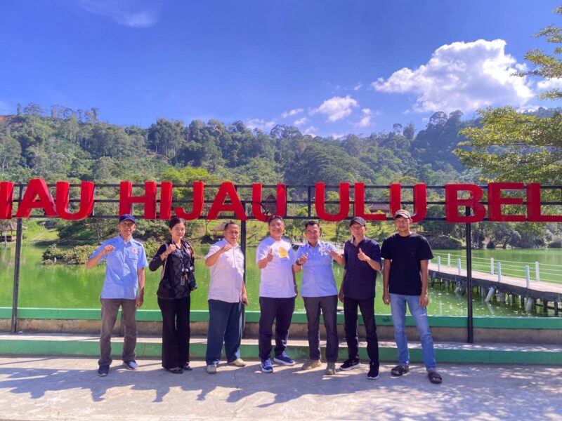 Poto: Tim Pengurus KONI Lampung mengecek lokasi Sumber Api di ditinjau berada di Desa Hulu Belu, Kecamatan Pagar Alam, Kabupaten Lampung Barat.