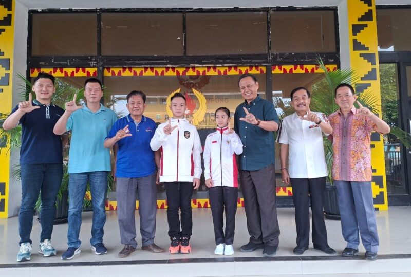 Pengurus Provinsi Wushu Indonesia  Poto bersama ketua dan wakil ketua IV KONI Lampung
(dok HUMAS KONI Lampung).