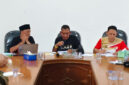 Poto: Ketua Harian Porwanas Supriadi Alfian (tengah), Ketua SIWO Lampung Muslim, dan Ketua Komite Porwanas Erwen Muhammad, Sat Rapat Bersama Penjab Cabor (ist).