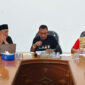 Poto: Ketua Harian Porwanas Supriadi Alfian (tengah), Ketua SIWO Lampung Muslim, dan Ketua Komite Porwanas Erwen Muhammad, Sat Rapat Bersama Penjab Cabor (ist).