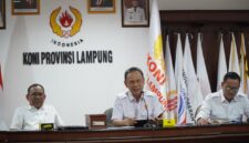 Poto: ketua KONI Lampung pimoin rapat PAW Pengurus  KONi Lampung (ist).