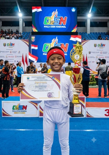 Nadeem Idyraf Azwan, siswa SDN Legundi raih juara pertama pada O2SN tingkat Kabupaten Lampung Selatan ( foto.Dok. SDN Legundi)