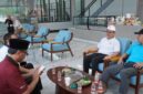 Poto: Wakil Ketua Umum II KONI Lampung, Riagus Ria kaos putih, menghadiri pembukaan Grassroots Festival Sepak Bola Piala Presiden 2026 kategori U10 dan U12 yang digelar Asprov PSSI Lampung (dok HUMAS KONI).