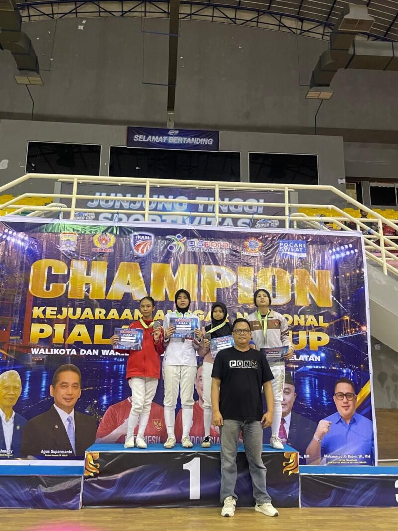 Poro: Atlet anggar Lampung perairaih medali Emas pada Kejuaraan Anggar Nasional Piala RDPS Cup 2026 yang berlangsung di GOR Ranau Jakabaring, Palembang, (ist)