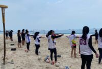 Poyo: Seleksi Daerah (Selekda) Bola Tangan Pantai di kawasan wisata Pantai Rio by The Beach, Lampung Selatan, Minggu (21/6/2026).