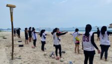 Poyo: Seleksi Daerah (Selekda) Bola Tangan Pantai di kawasan wisata Pantai Rio by The Beach, Lampung Selatan, Minggu (21/6/2026).