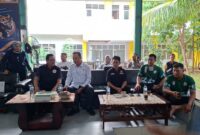 Poto: Ketua KONI Lampung Taufik Hidayat bersama Wakil ketua II Riagus Ria,  di acara sirkuit Zona II Pencak silat.( dok HUMAS KONI Lampung).