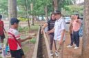 Wakil ketua II KONI Lampung Riagus Ria saat mengecek latihan Atlet Akuatik dan Selam (hms).