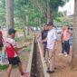 Wakil ketua II KONI Lampung Riagus Ria saat mengecek latihan Atlet Akuatik dan Selam (hms).