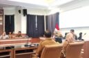 Asisten Bidang Ekobang Setdakab Lamsel Tri Umaryani pimpin rakor TKOK, Selasa, 23 Juni 2026. ( Foto:Juwantoro) 