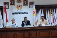 Poto: Ketua KONI Lamung dan Unsur Wakil ketua Menghafiri Rapat Koordinasi jelang Rapat Kerja KONI Lampung tahun 2026. (dok HUMAS KONI Lampung).
