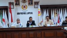 Poto: Ketua KONI Lamung dan Unsur Wakil ketua Menghafiri Rapat Koordinasi jelang Rapat Kerja KONI Lampung tahun 2026. (dok HUMAS KONI Lampung).