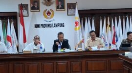 Poto: Ketua KONI Lamung dan Unsur Wakil ketua Menghafiri Rapat Koordinasi jelang Rapat Kerja KONI Lampung tahun 2026. (dok HUMAS KONI Lampung).