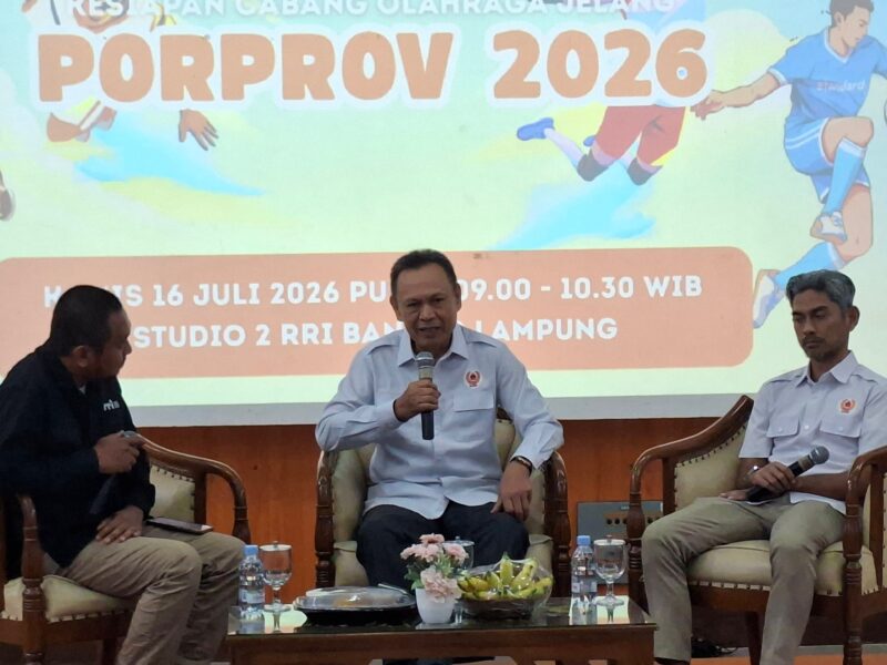Poto: Ketua KONI Lampung bersma Kabid Binpres saat Talkshow dengan RRI (Hms KONI Lampung).