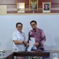 Poto: Wakil Ketua Umum II KONI Lampung Riagus Ria  bersama Rektor UAP Dr. Sutrisno (dokHumas KONI Lampung).