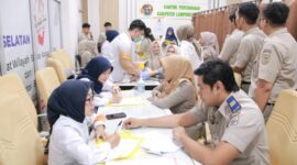 Para Pegawai Kantor Pertanahan Lampung Selatan tengah melakukan Medical Check -Up. (Foto. Dok. Kantah Lamsel) 