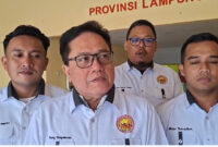 Poto: Sekertaris POBSI Lampung Hary Bansawan bersam sejumlah pengurus (dok KONI Lampung)