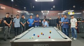 Poto: Sekjen PWI Pusat melakukan pemukulan Bala Tanda di Mulai Latihan perdana Tim Bilyar Porwanas Lampung.