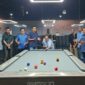 Poto: Sekjen PWI Pusat melakukan pemukulan Bala Tanda di Mulai Latihan perdana Tim Bilyar Porwanas Lampung.