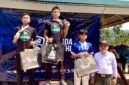 Poto: Wakil ketua IV KONI Lampung Achmad Chrisna putra bersama para atlet Aquathlon (hms).