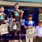 Poto: Wakil ketua IV KONI Lampung Achmad Chrisna putra bersama para atlet Aquathlon (hms).