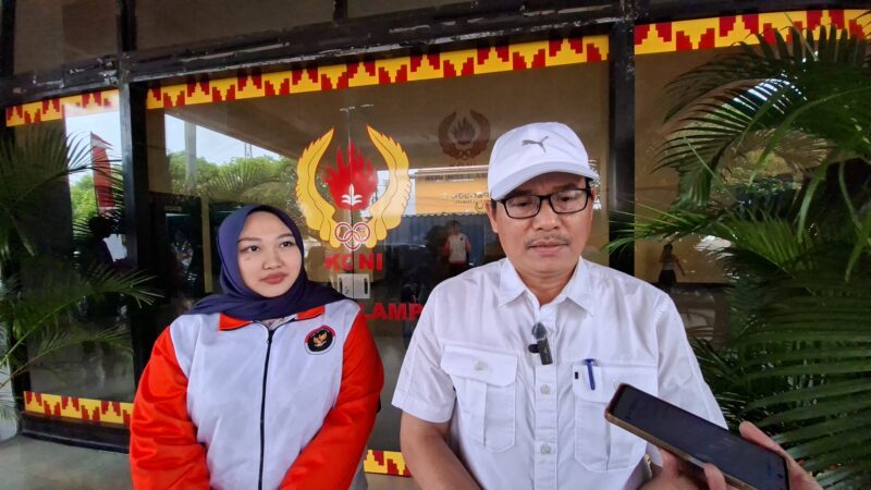 Poto: Wakil Ketua II KONI Lampung Riagus Ria saat memberikan keterangan kepada awak media (hms)